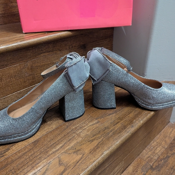 Torrid BETSEY JOHNSON SILVER BOW BACK HEEL size 10 (WW - WIDE WIDTH) NIB - Picture 12 of 17